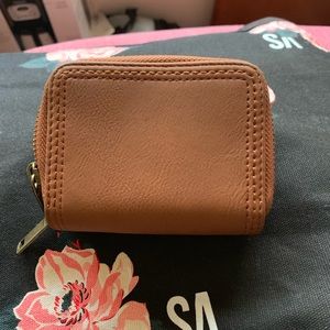 Universal Thread Compact Wallet